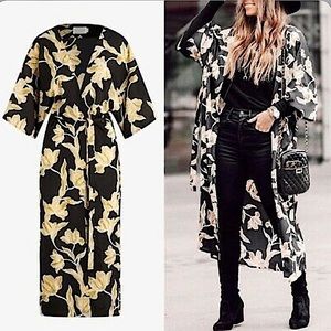 NWOT MAISON DU SOIR Selena black & yellow floral featherweight kimono duster S/M